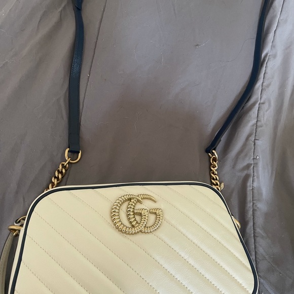 Gucci bag Crossbody brand new with box!! - Picture 7 of 17